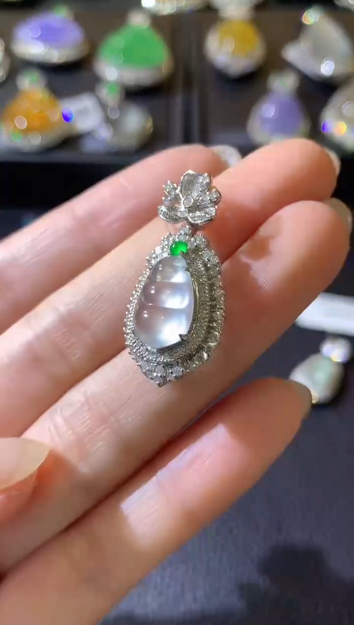 【闪购商品】翡翠吊坠(不含链)18K金镶嵌D54翡翠多样性发一件