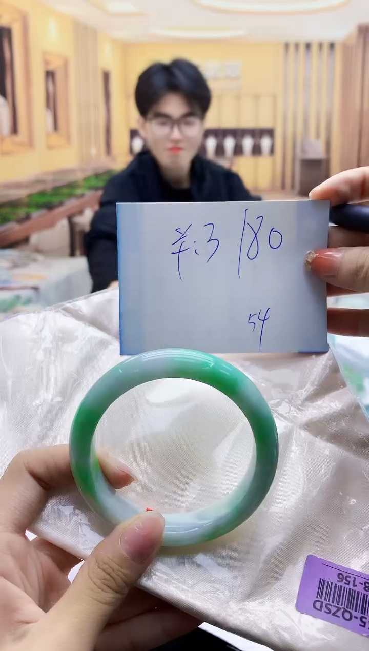 【闪购商品】翡翠手镯未镶嵌   H68-156