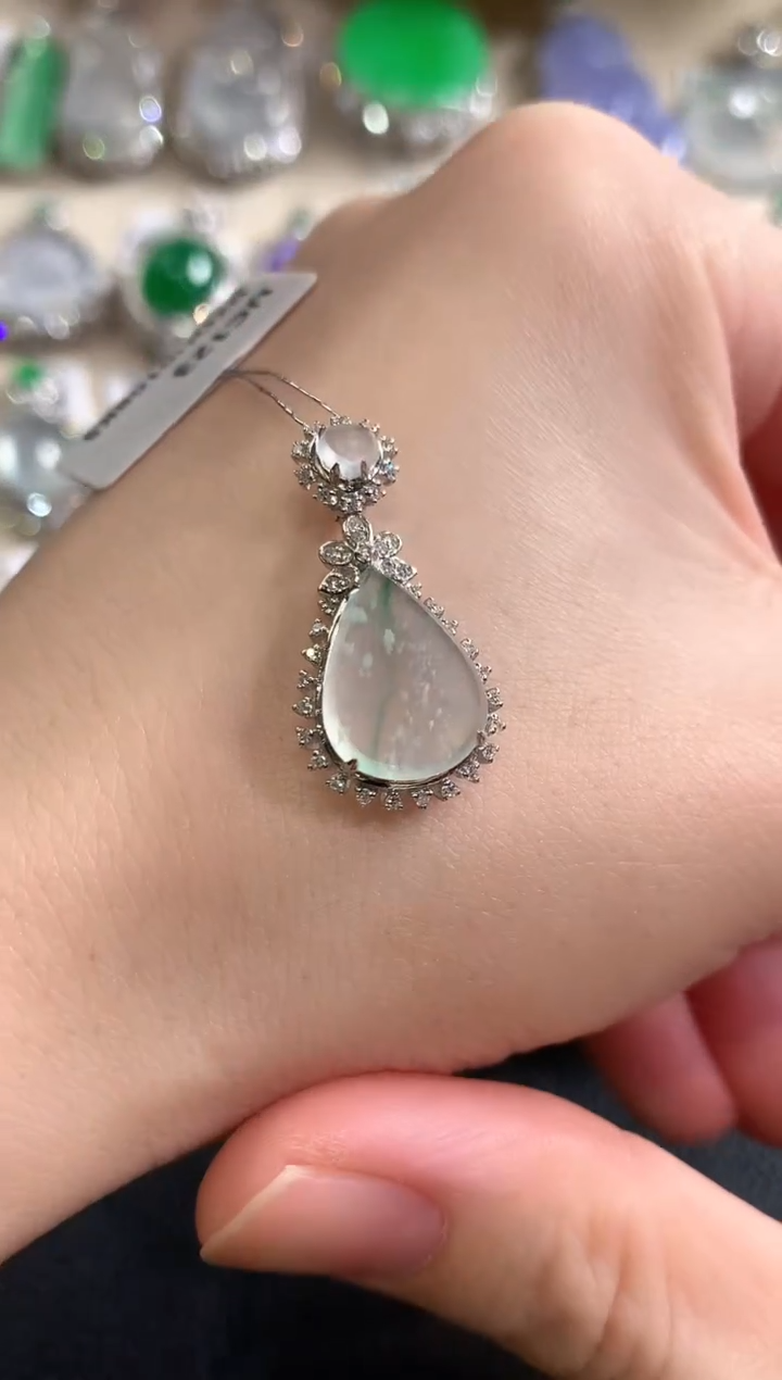 吊坠(不含链)18K金镶嵌翡翠冬日珠宝W12