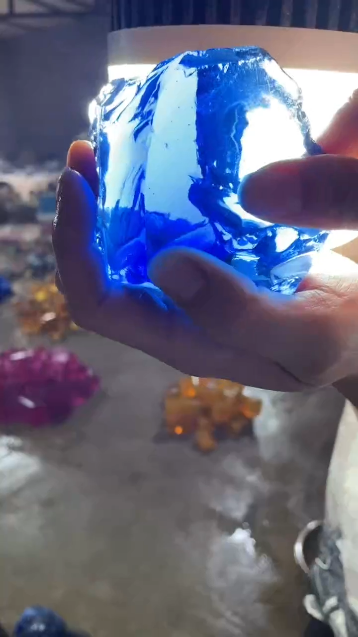 新疆五彩石原石摆件