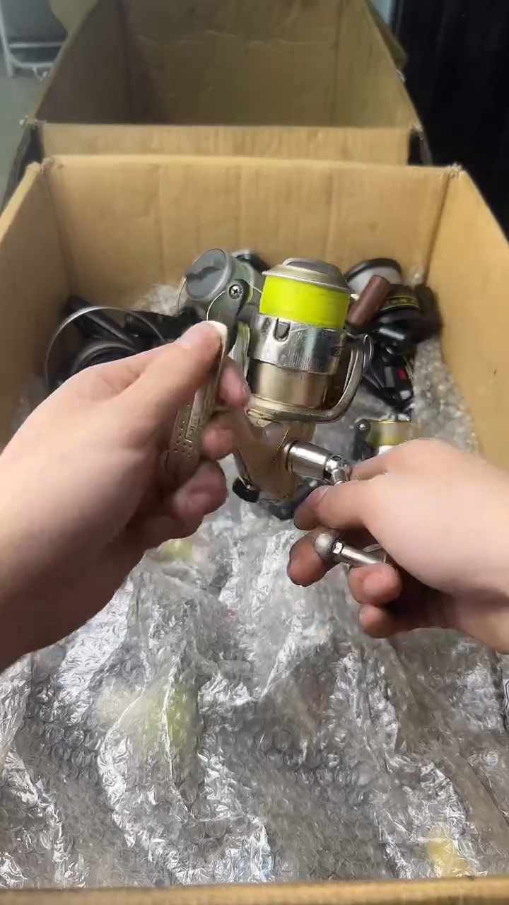 山***边微瑕钓鱼轮，直播间讲解为准，看清楚再拍，如有拆卸不退换