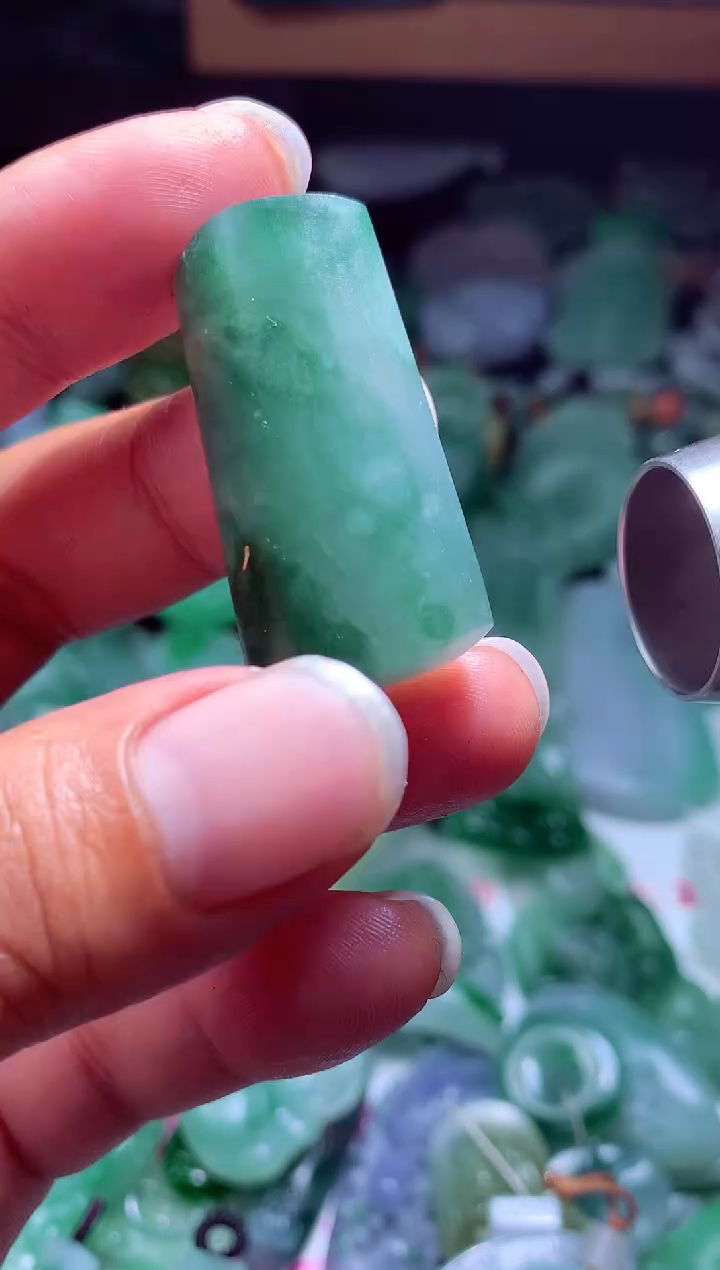 定制翡翠未镶嵌翡翠毛货定制