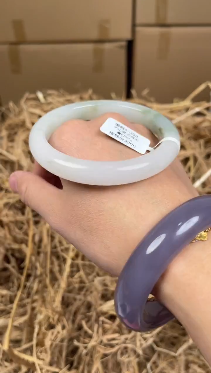 未镶嵌手镯石英质玉A308