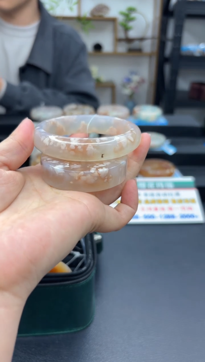 【闪购商品】石英质玉手镯未镶嵌C375(58圈赠送镯心)