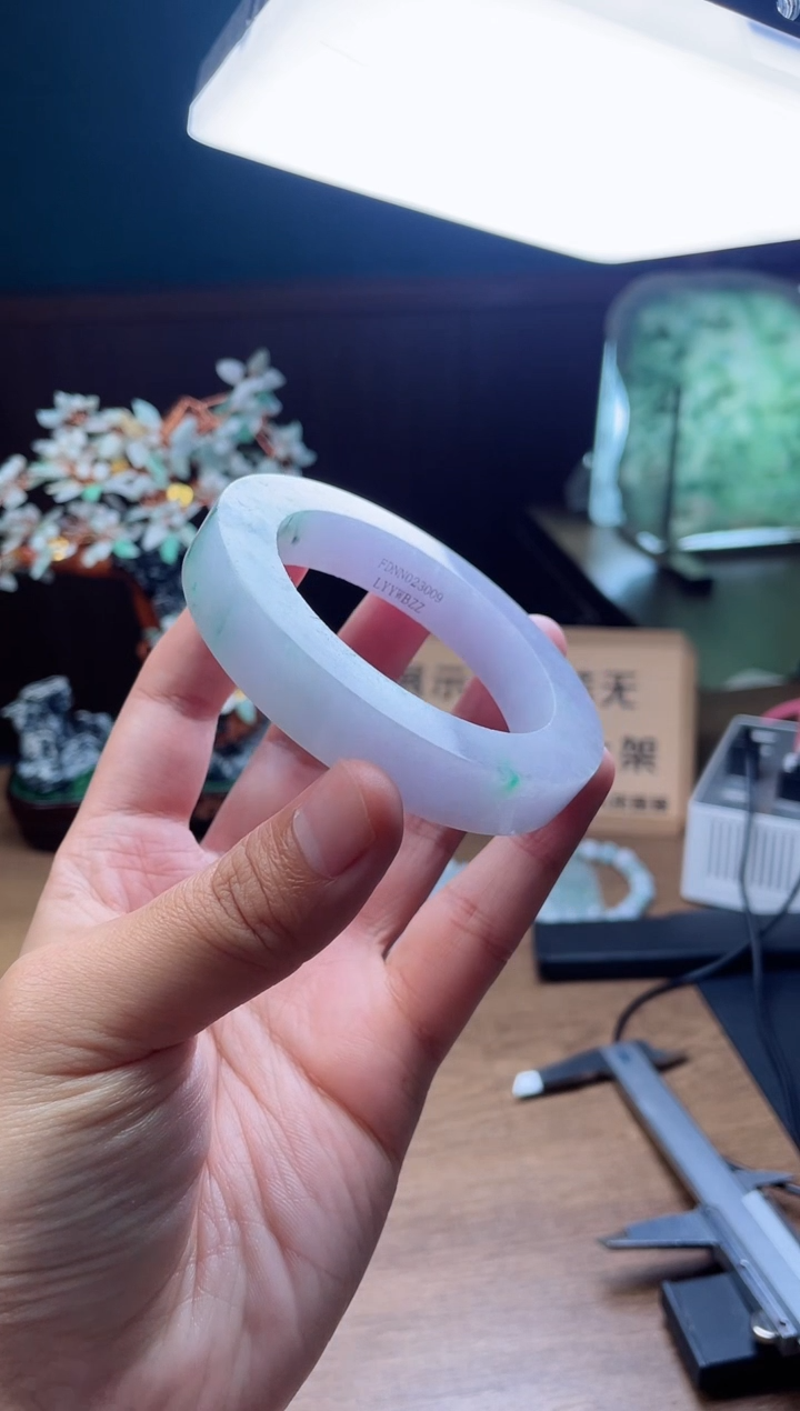 【闪购商品】定制翡翠手镯未镶嵌定制