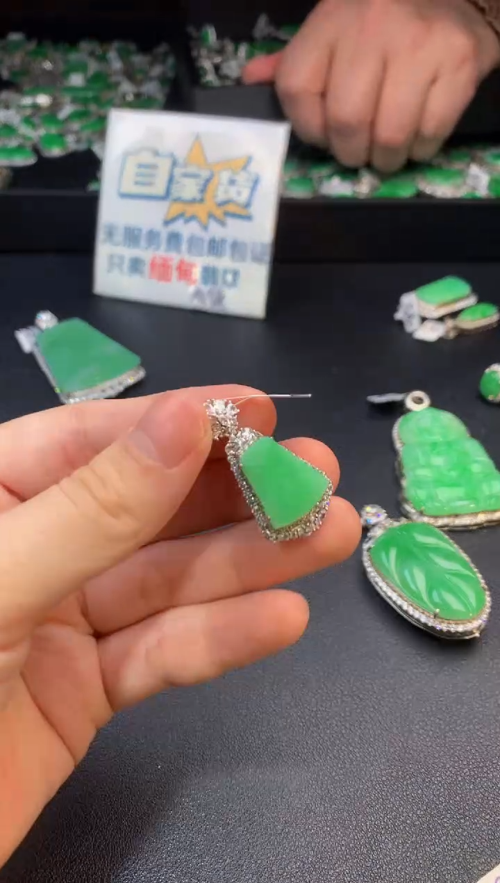 翡翠银S925镶嵌颈饰翡翠1