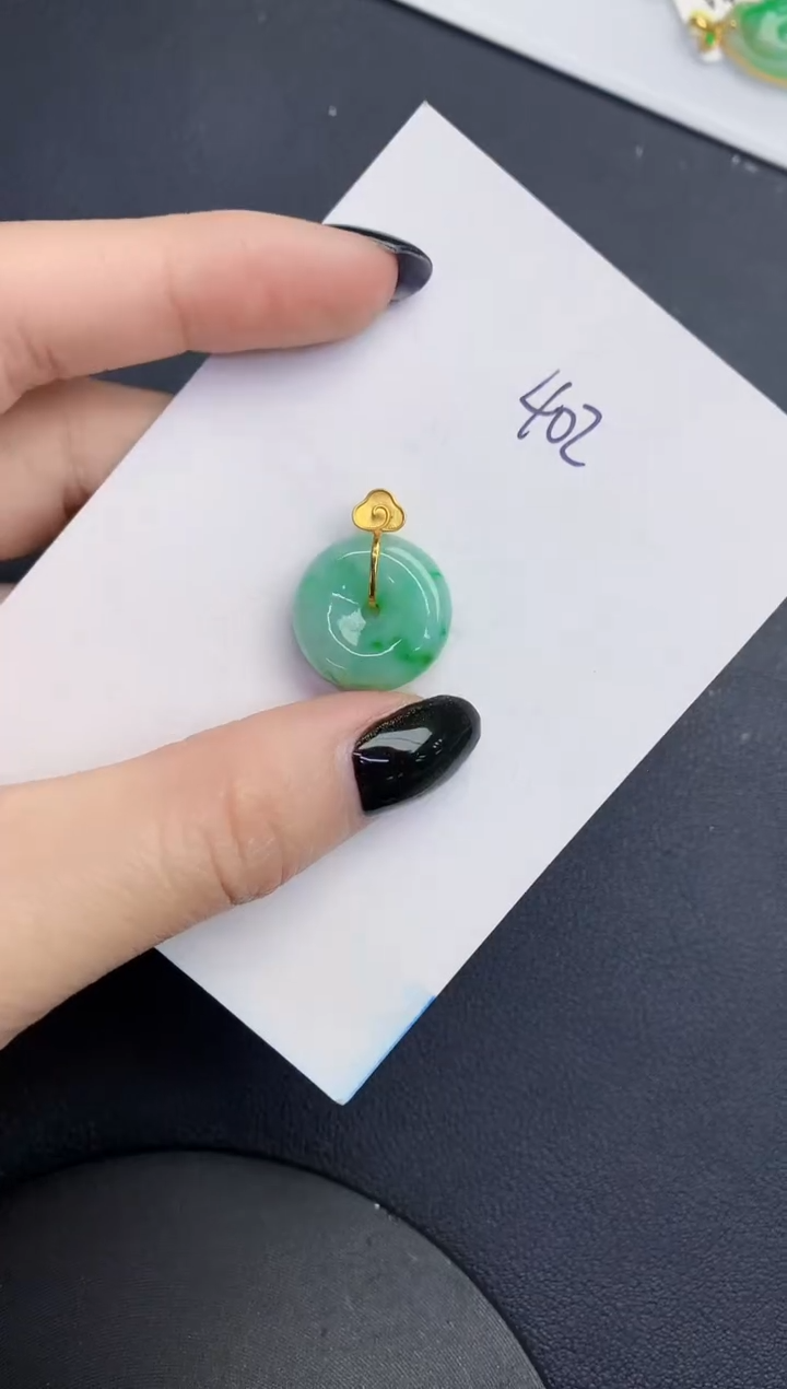 【闪购商品】翡翠颈饰18K金镶嵌0000000000