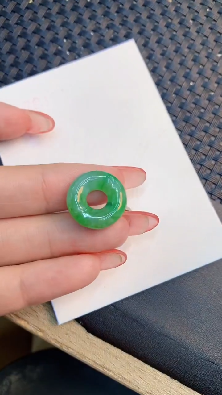 颈饰未镶嵌翡翠1