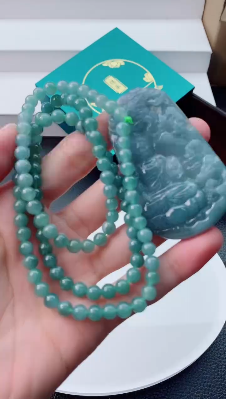 【闪购商品】翡翠颈饰未镶嵌           