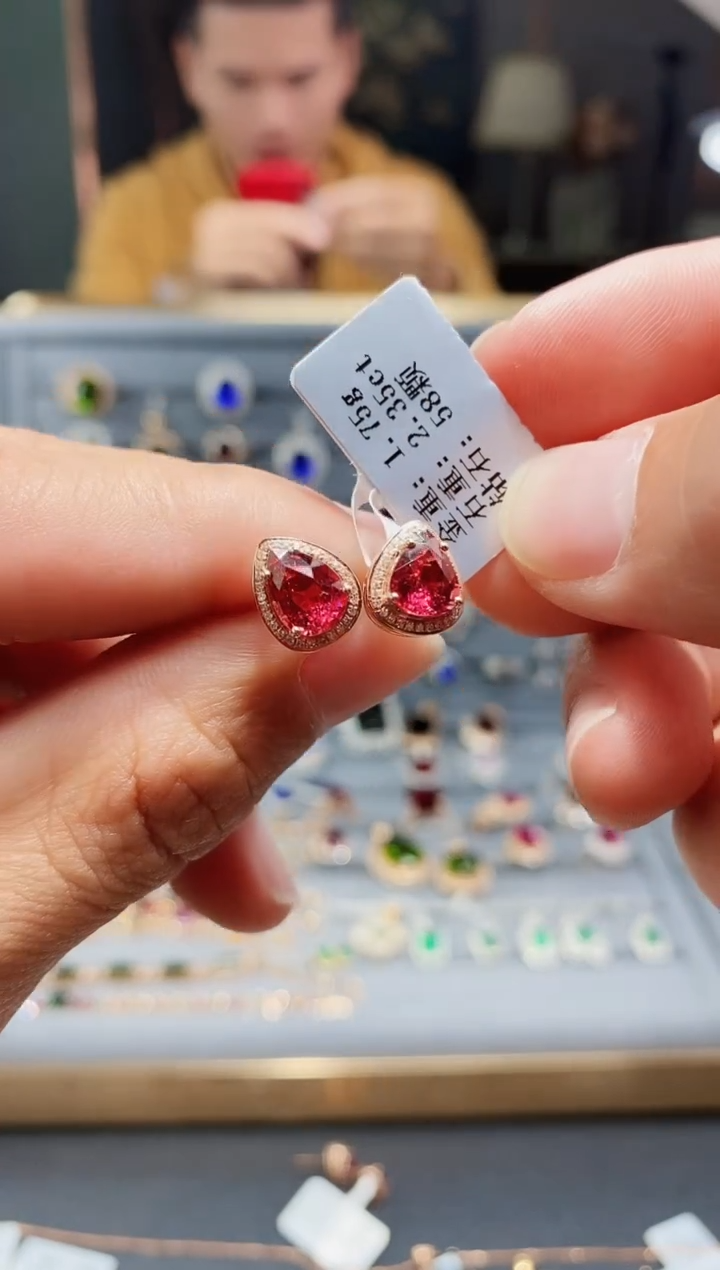 【闪购商品】碧玺耳饰18K金镶嵌配钻2.35.