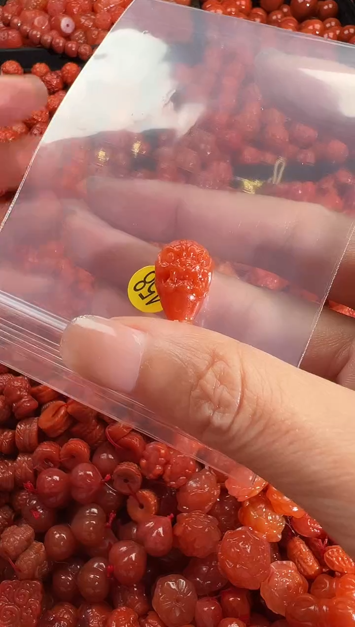 颈饰未镶嵌南红玛瑙1