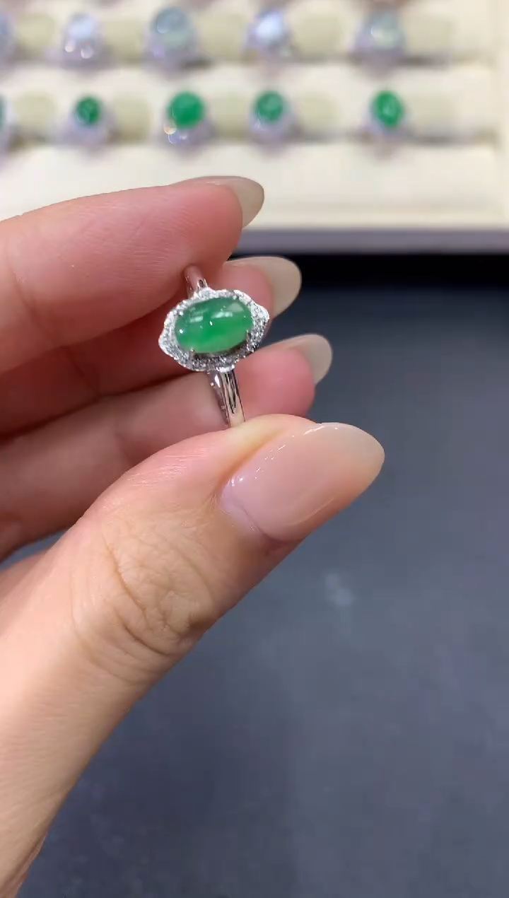 【闪购商品】翡翠戒指18K金镶嵌a6          