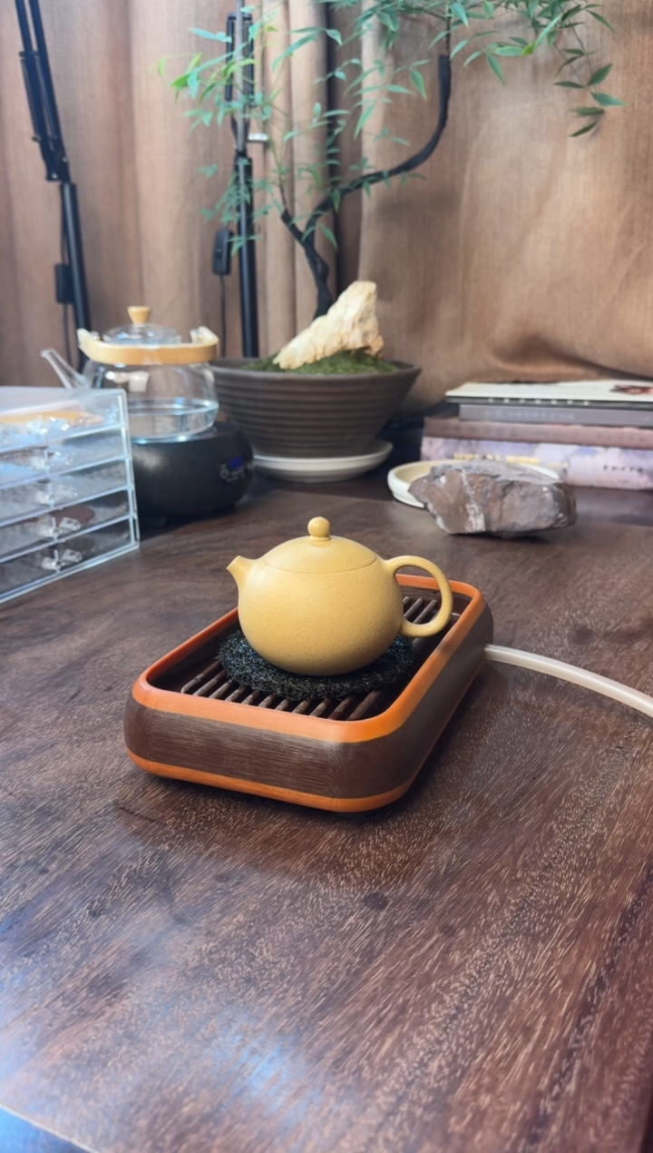 茶壶紫砂陈浮生-全手工制作--本山绿泥憨嘴西施壶-容量：200cc