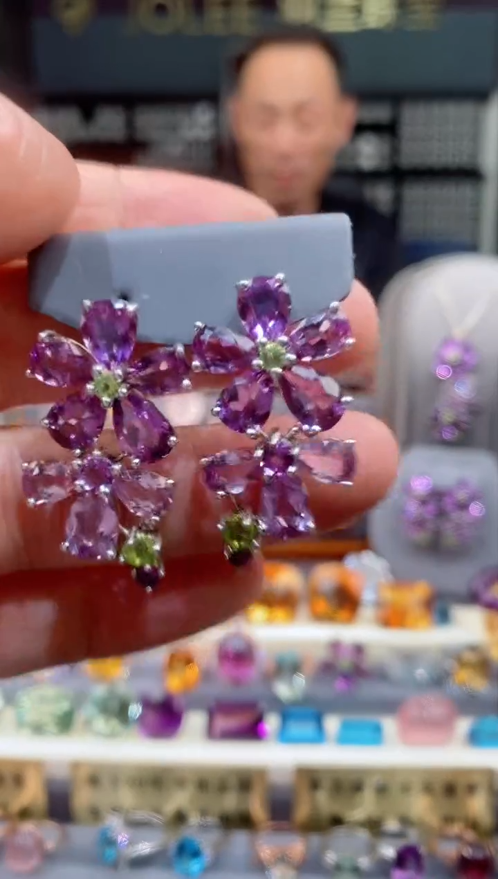 【闪购商品】紫晶耳钉银S925镶嵌紫晶耳钉