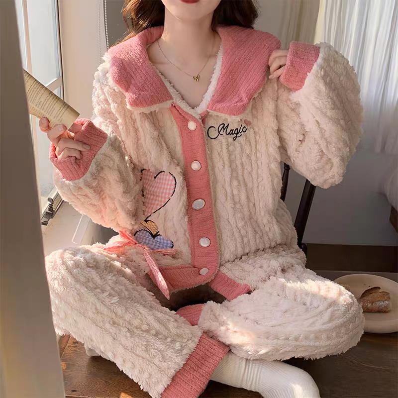 加厚睡衣女秋冬季珊瑚绒保暖家居服套装爱心蝴蝶结