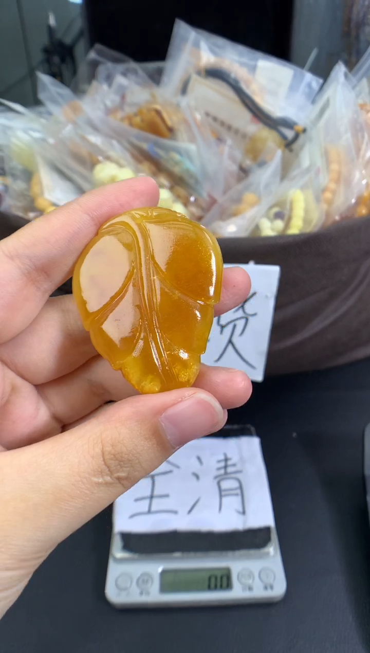 蜜蜡未镶嵌珠宝奇石1