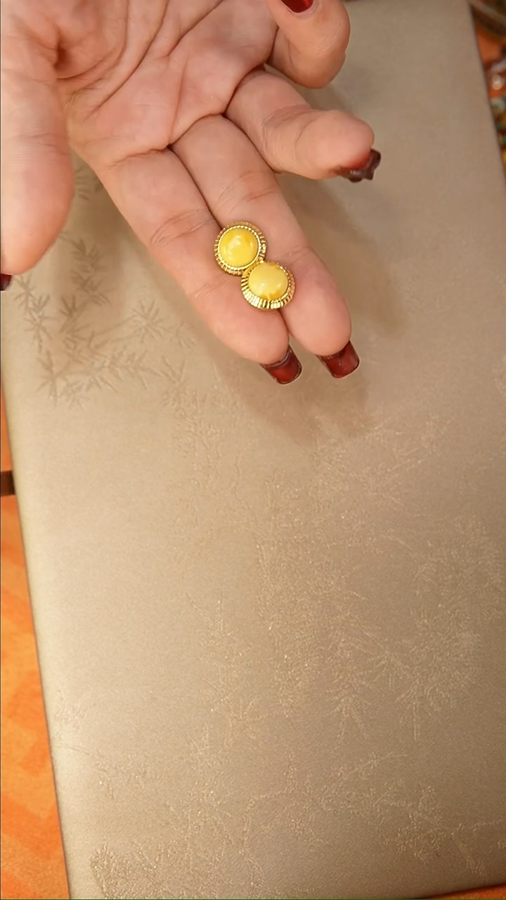 【闪购商品】琥珀耳饰银S925镶嵌耳饰