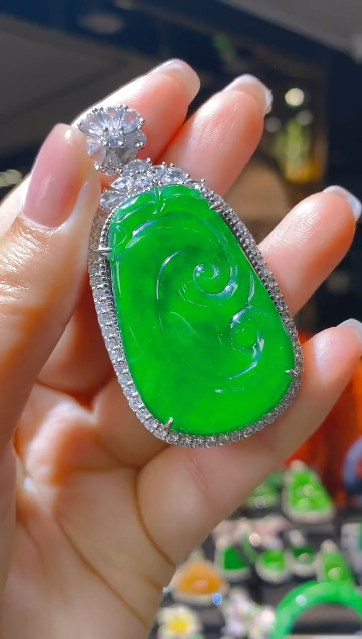 【闪购商品】翡翠吊坠(赠链)银S925镶嵌061    