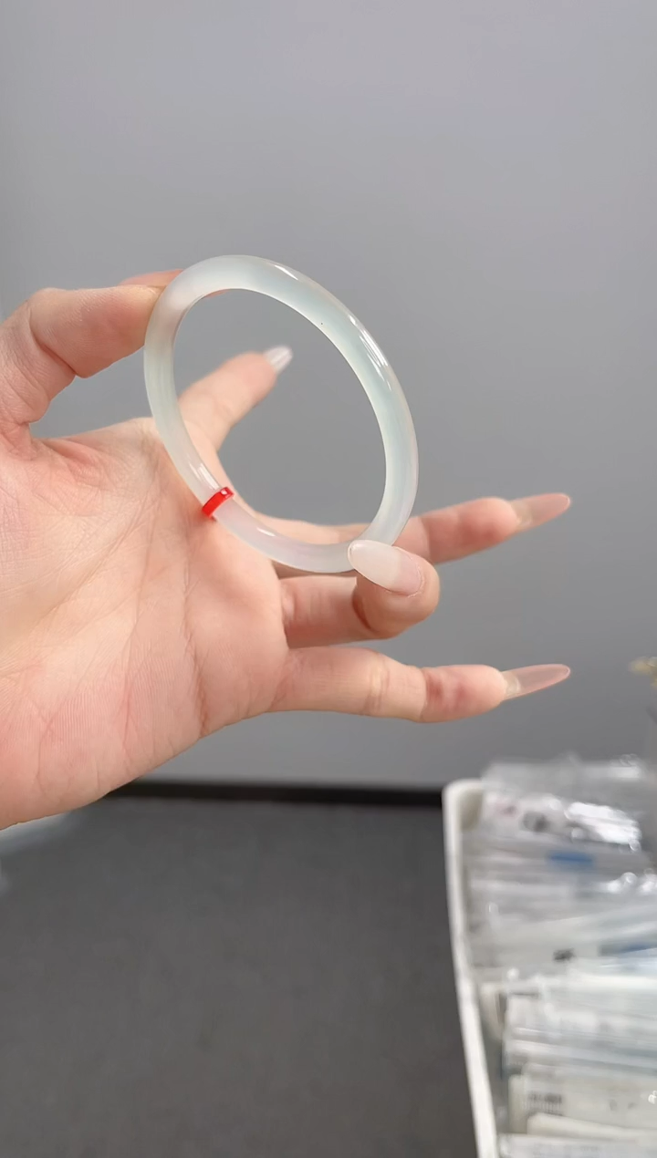 【闪购商品】玛瑙/玉髓手镯未镶嵌55-56圈