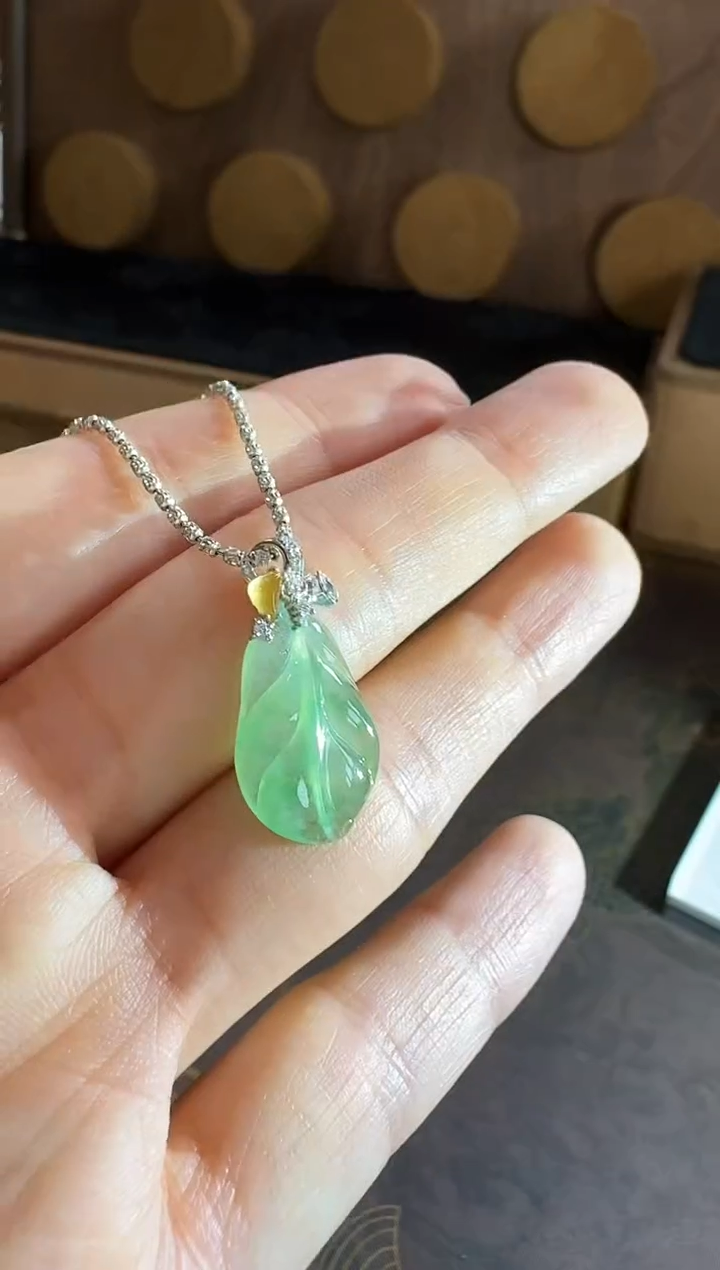 吊坠(不含链)18K金镶嵌翡翠吊坠