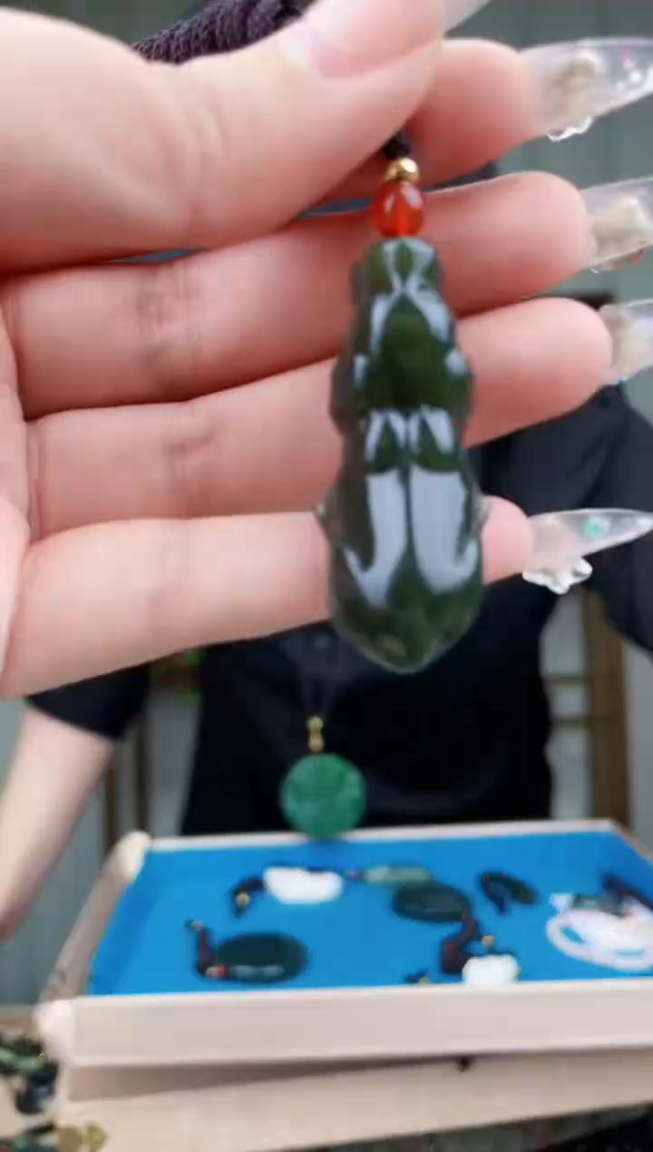 【闪购商品】和田玉挂件未镶嵌拍一发一，多样性发货！