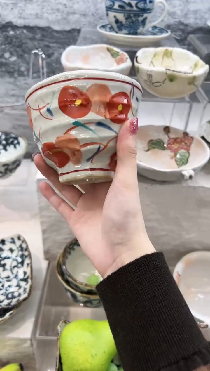 手绘红果花手捧碗11cm