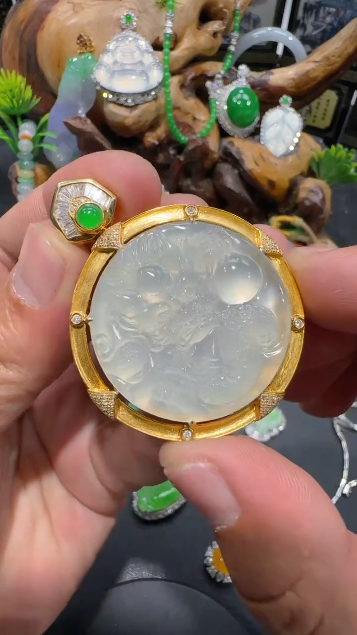 【闪购商品】翡翠吊坠(不含链)18K金镶嵌吊坠