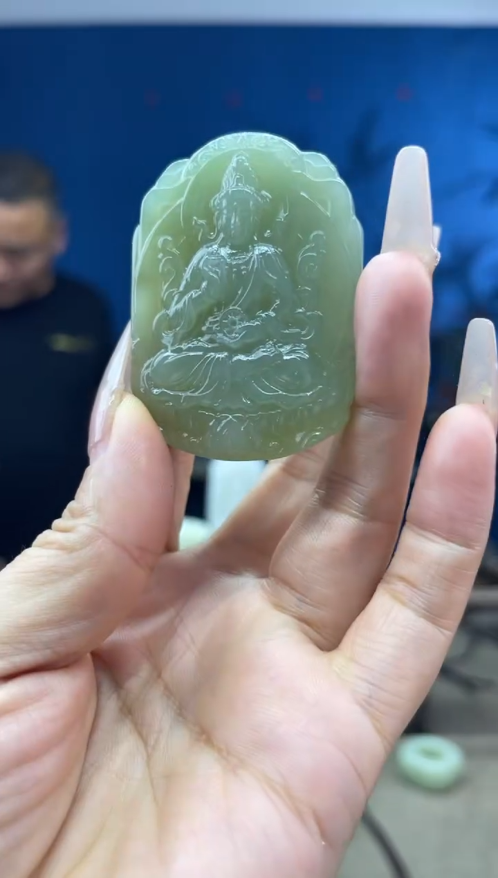 和田玉未镶嵌颈饰1
