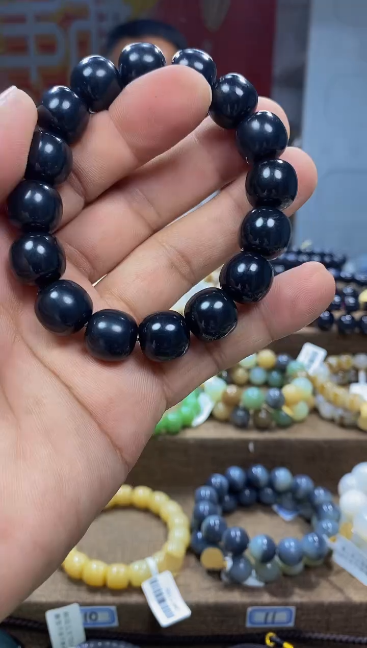 手链未镶嵌和田玉，