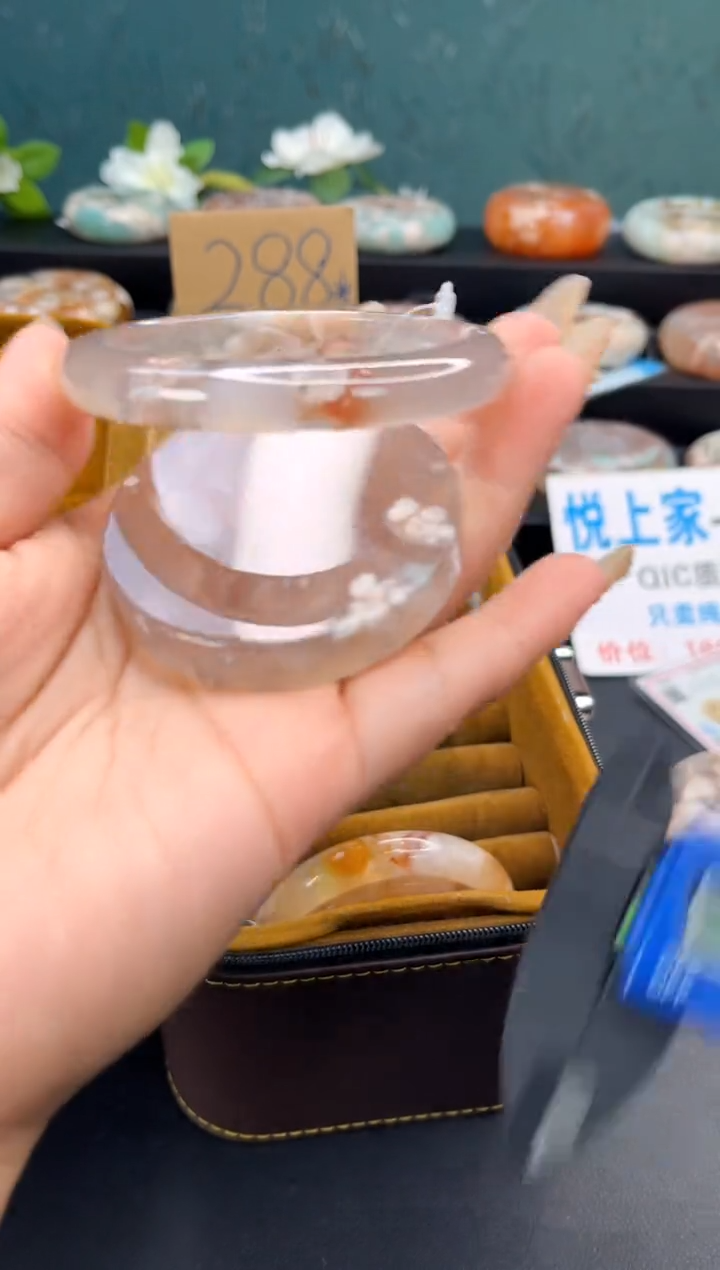 未镶嵌手镯石英质玉（59圈口）赠送镯心