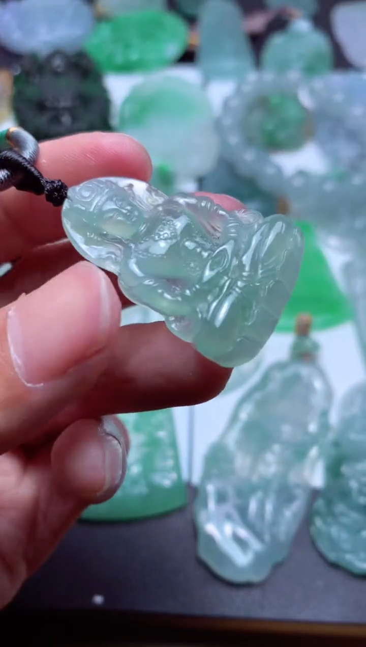 【闪购商品】翡翠颈饰未镶嵌天然翡翠