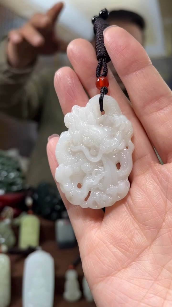 颈饰未镶嵌和田玉`