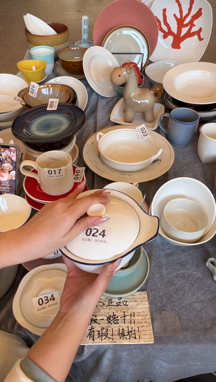 新骨瓷024瑕疵 暖白蓝线条带盖炖盅  8寸 双耳炖盅