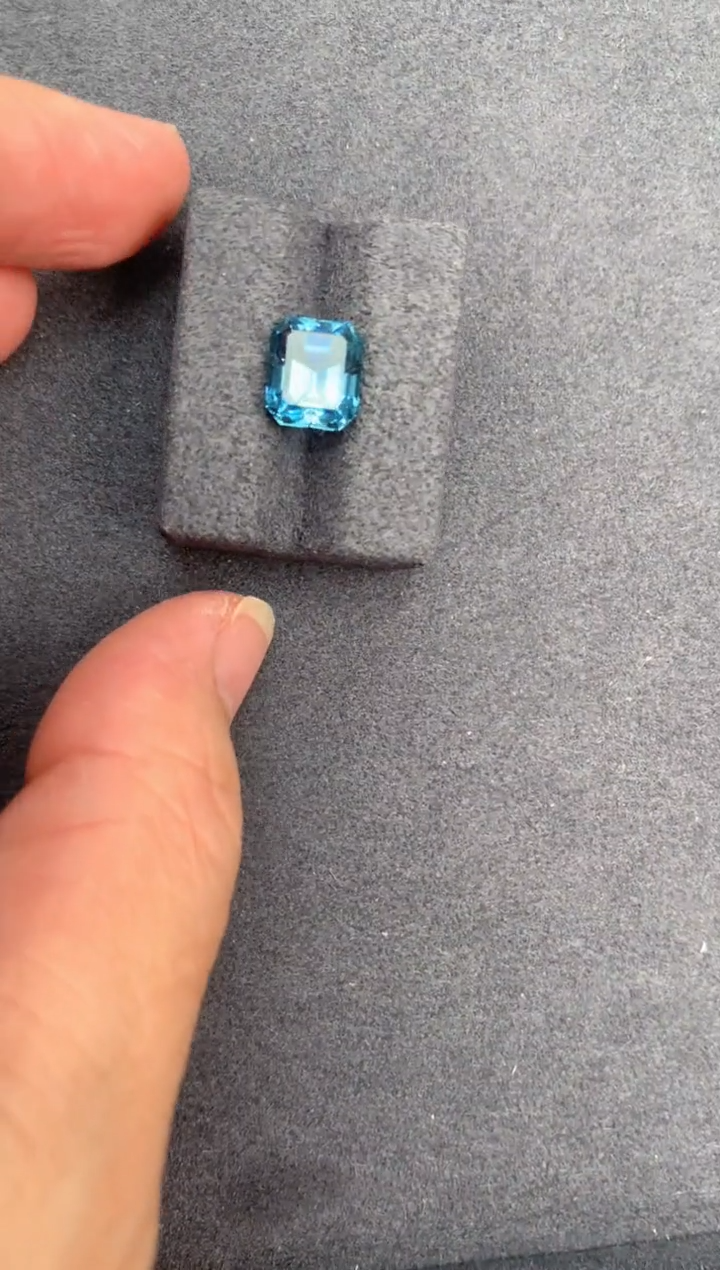 【闪购商品】海蓝宝石裸石未镶嵌3.2ct海蓝宝