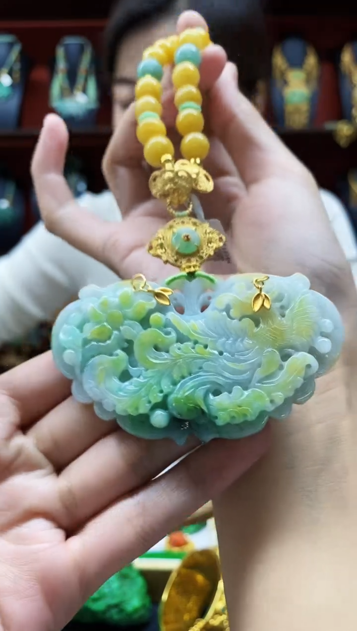 颈饰未镶嵌翡翠吊坠