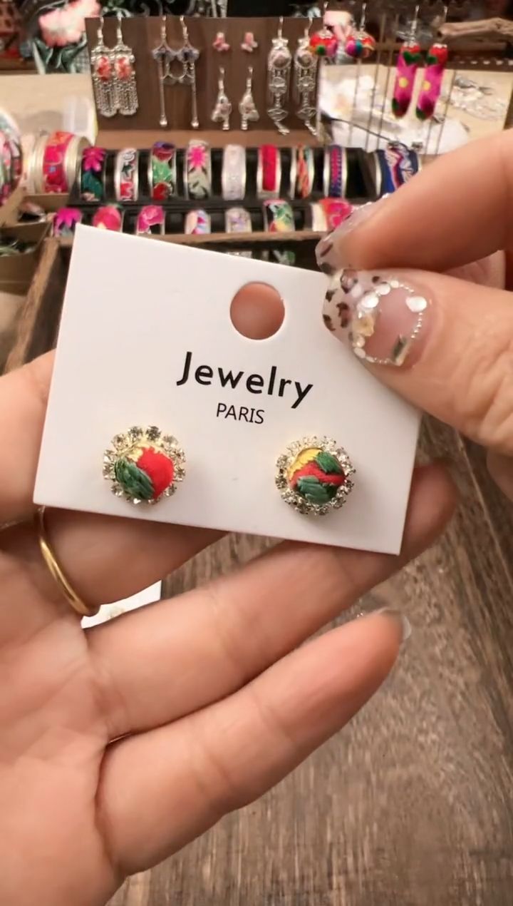 【闪购商品】织绣民族风老绣饰品148