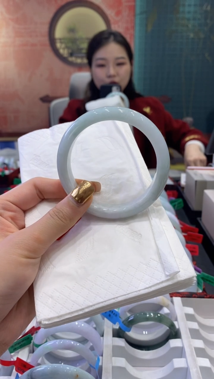 【闪购商品】翡翠手镯未镶嵌多人18075