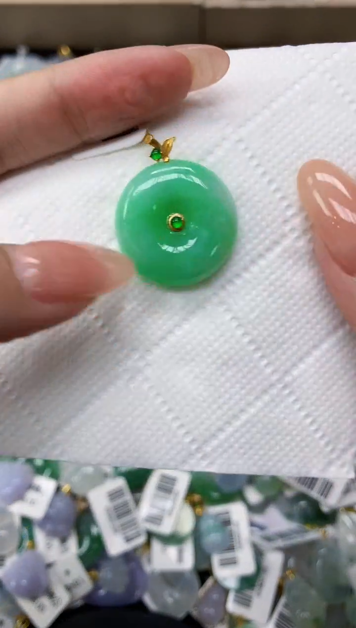 颈饰18K金镶嵌翡翠11111111111
