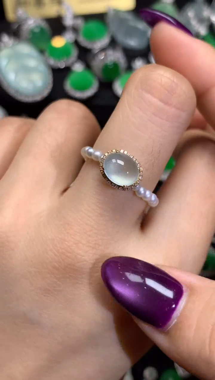 颈饰18K金镶嵌翡翠翡翠戒指