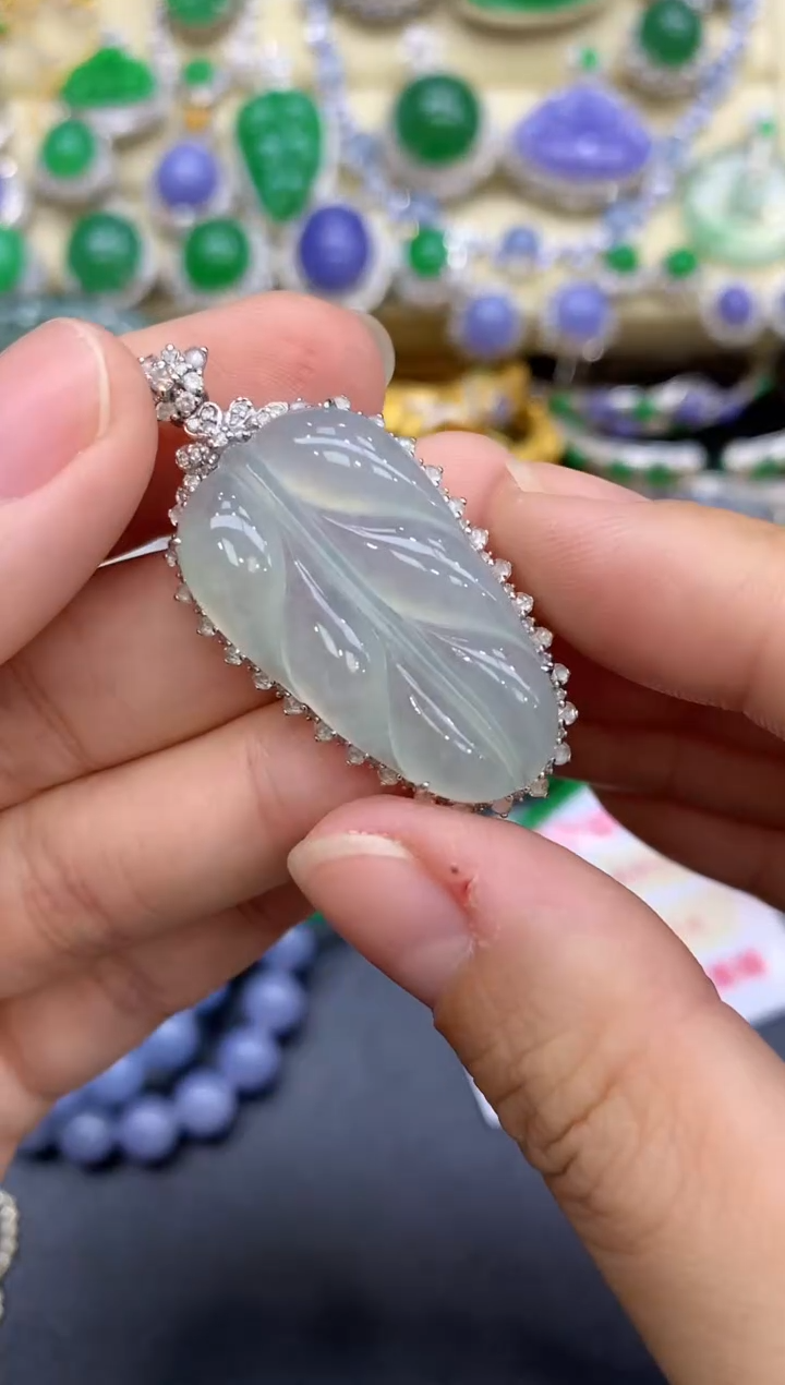 颈饰18K金镶嵌翡翠395-中国好珍宝