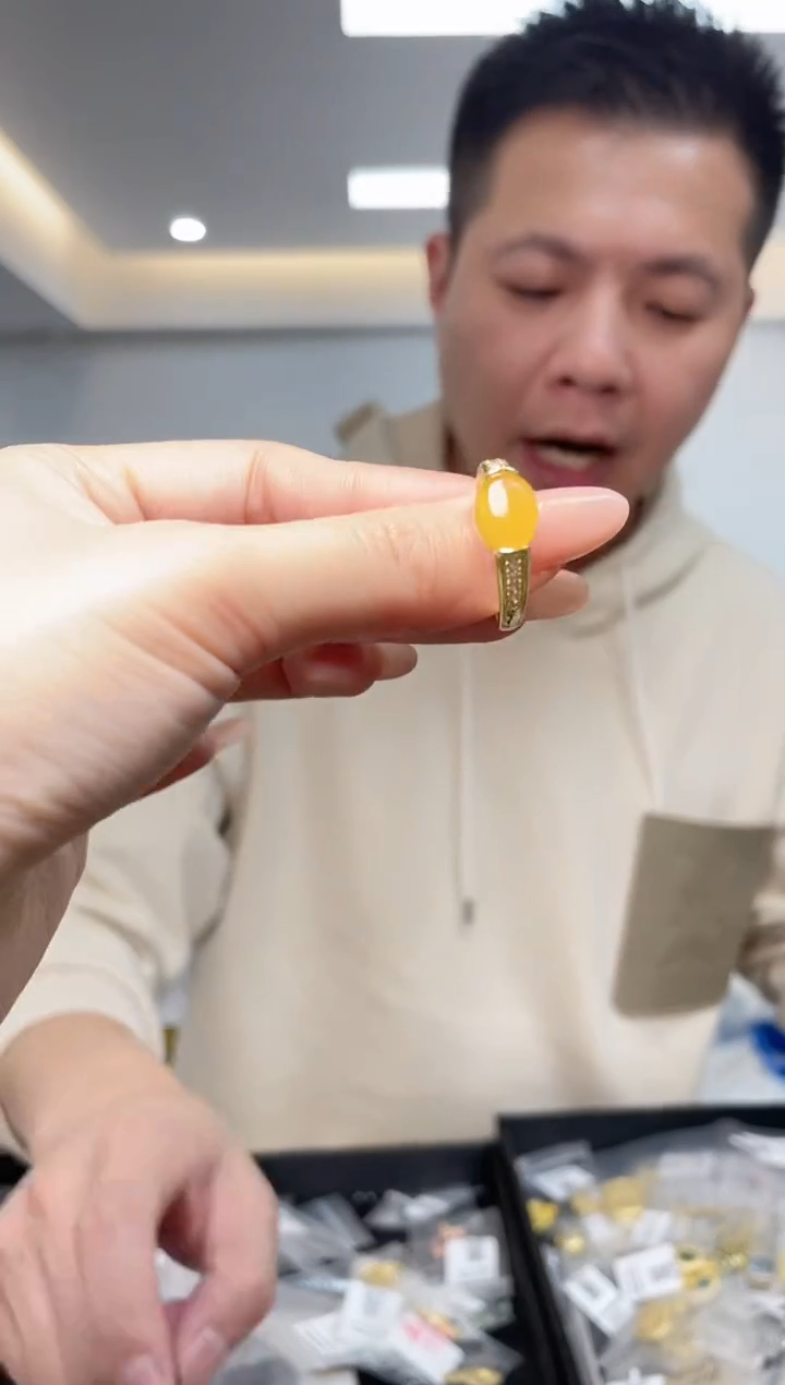 【闪购商品】蜜蜡裸石未镶嵌（多样性单个发货）