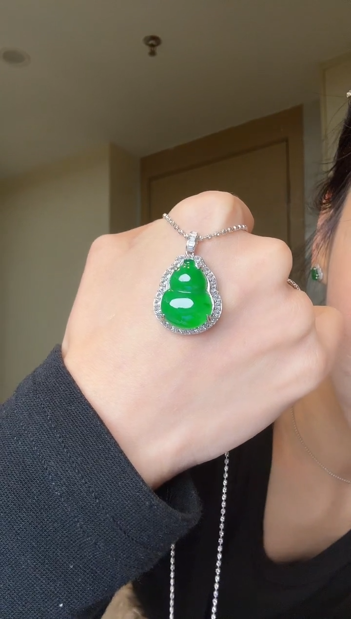 【闪购商品】翡翠吊坠(不含链)银S925镶嵌天然翡翠吊坠