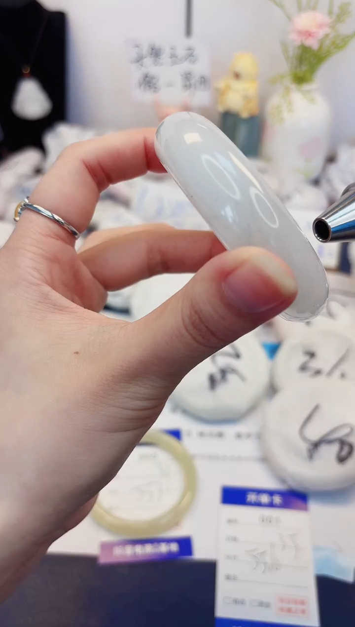 【闪购商品】石英质玉手镯未镶嵌1-财气镯-圈口55