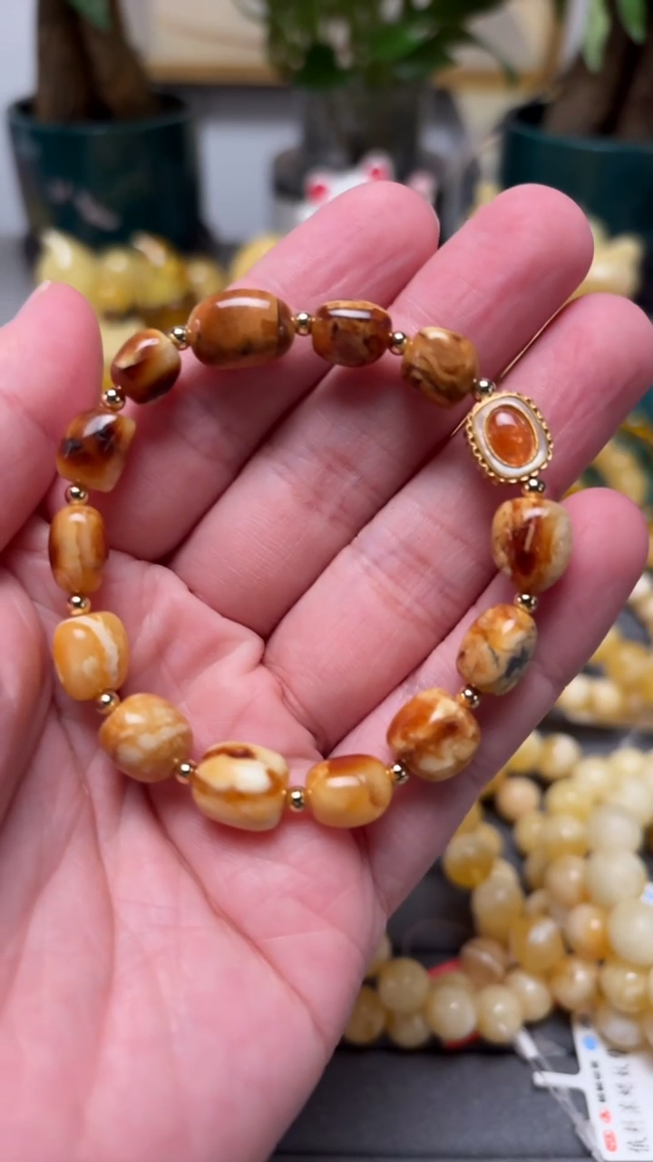 手串琥珀未镶嵌p17沁色花蜡随形手链 7.8克