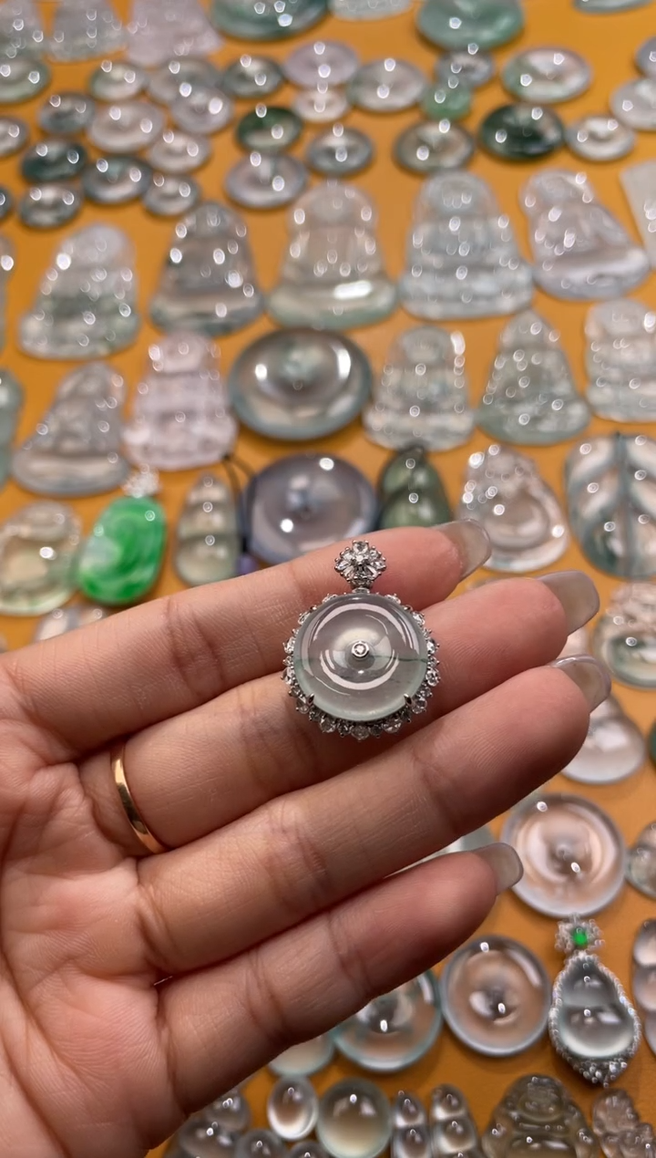 【闪购商品】翡翠吊坠(不含链)18K金镶嵌平安扣