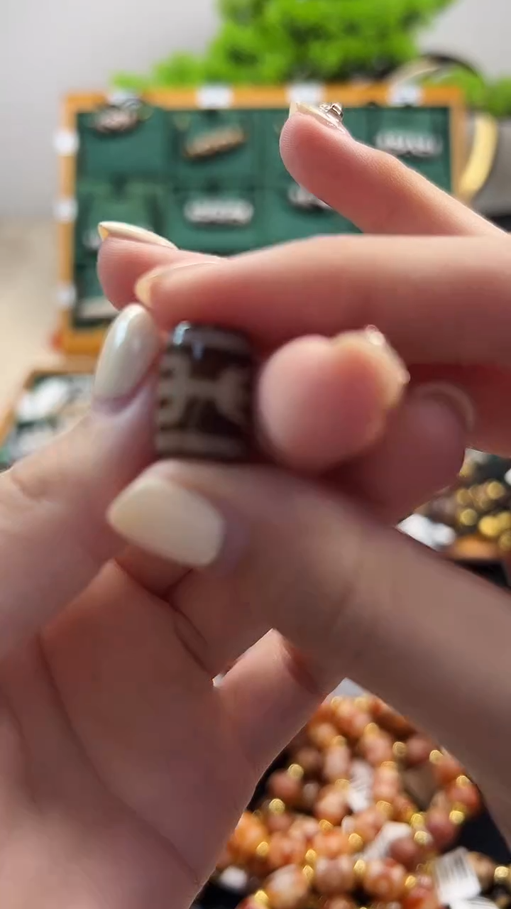 玛瑙/玉髓（覆膜）颈饰未镶嵌22.（微瑕）