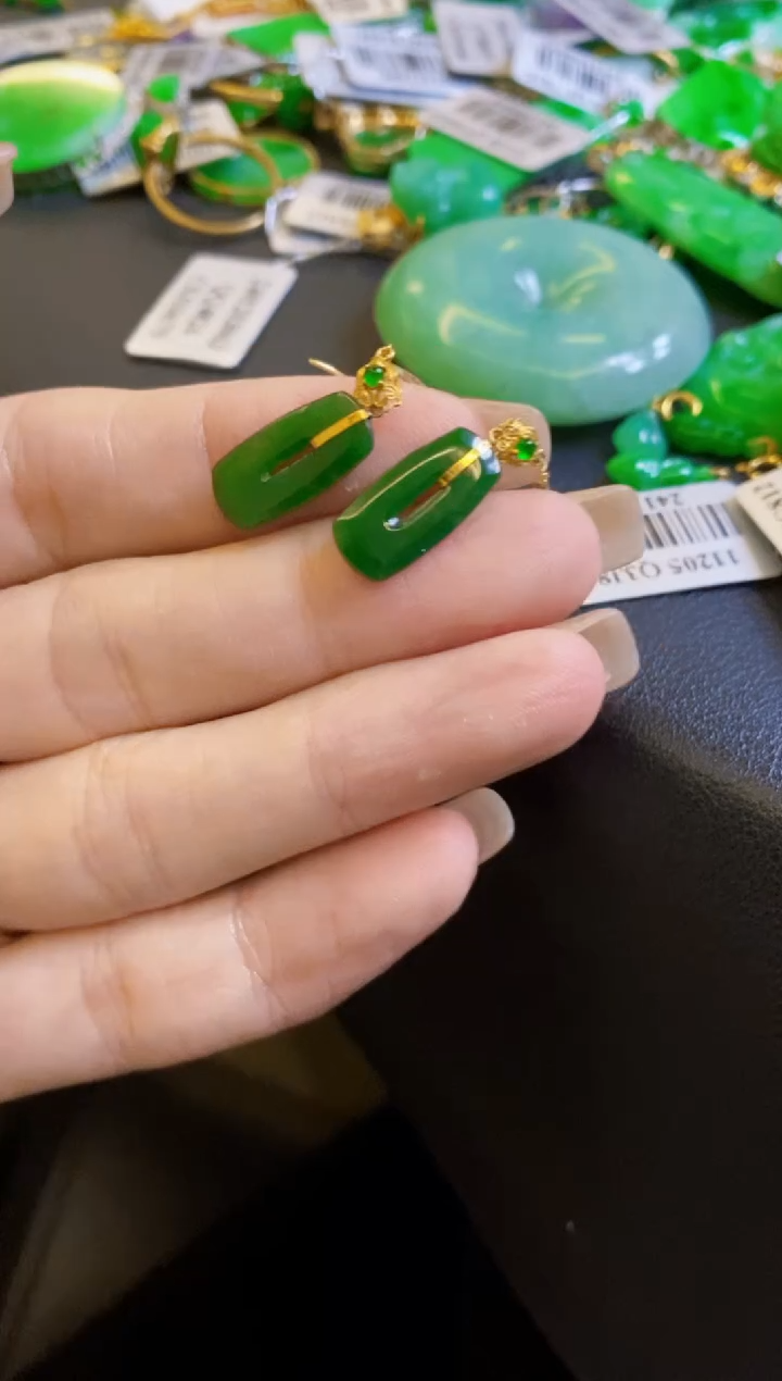 【闪购商品】定制翡翠18K金镶嵌耳饰