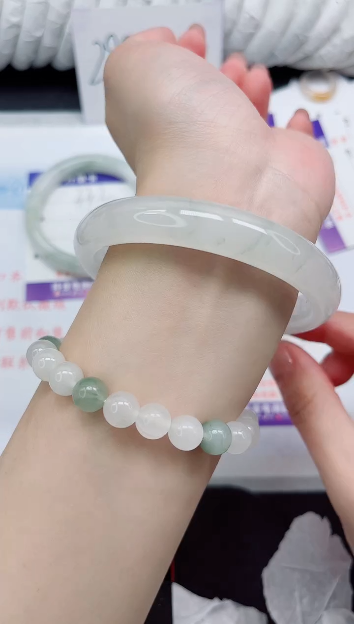 【闪购商品】石英质玉手镯未镶嵌333#62.7