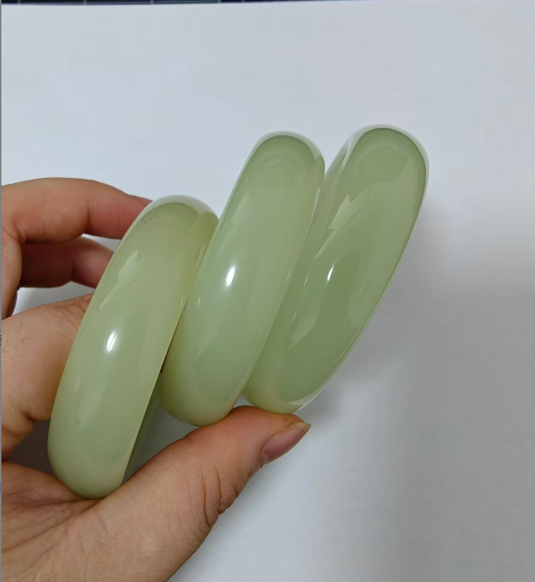 茶晴石英质玉加宽女士圆镯（多样性发其一，所见即所得）        