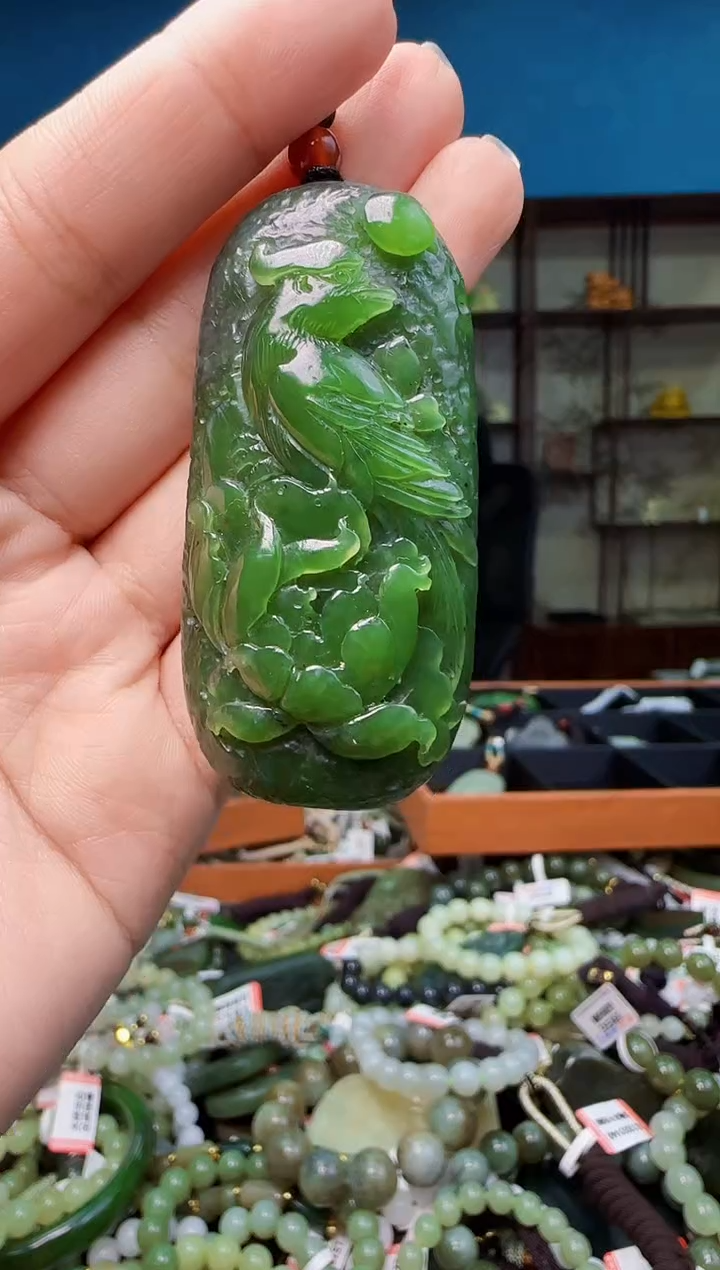 颈饰未镶嵌和田玉1